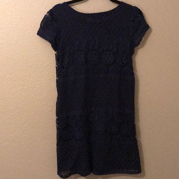 Xhiliration Navy Lace Short Sleeve Shift Dress - Picture 5 of 5